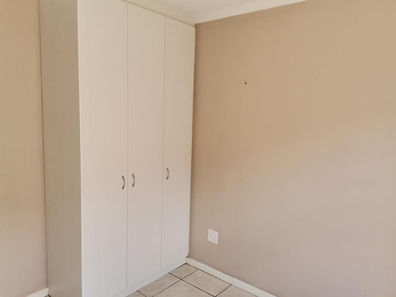 To Let 2 Bedroom Property for Rent in Vredekloof Western Cape